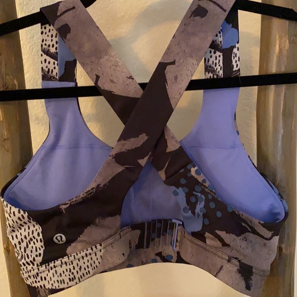 LuLu Lemon bra top size 8 never worn - Picture 2 of 4